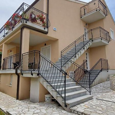 Apartmani Tomislav Krk Town Buitenkant foto