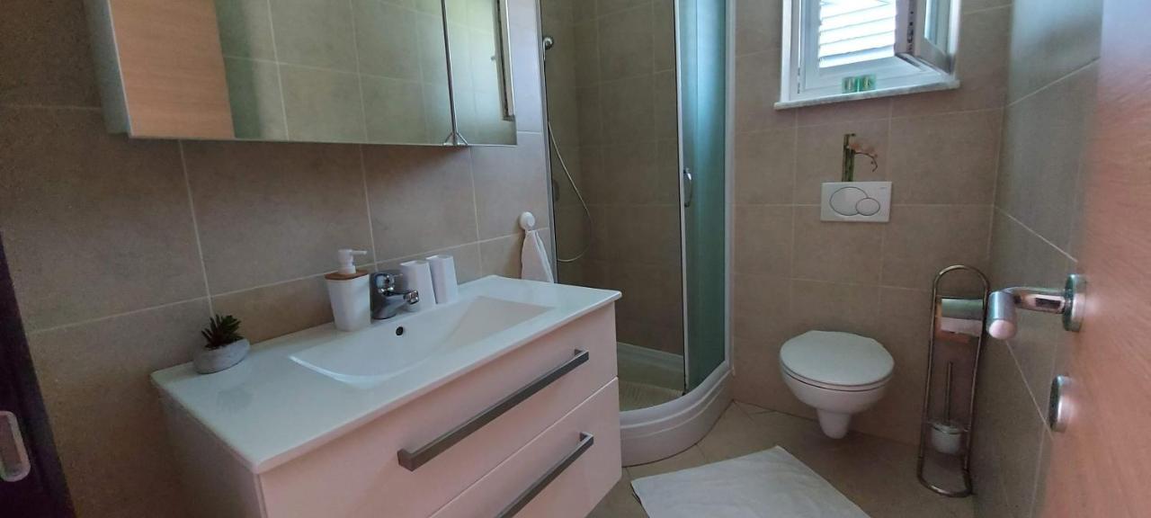 Apartmani Tomislav Krk Town Buitenkant foto