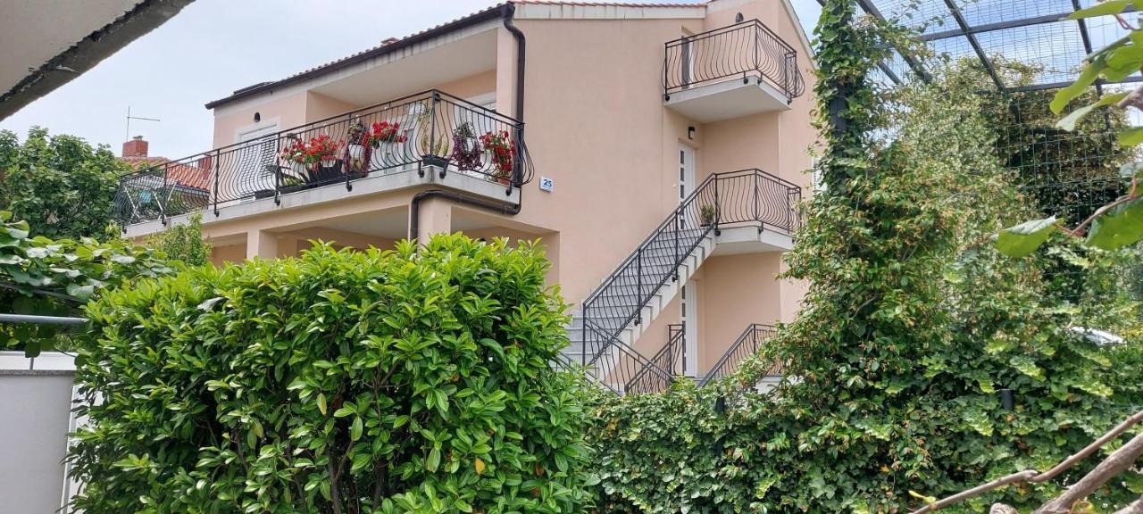 Apartmani Tomislav Krk Town Buitenkant foto