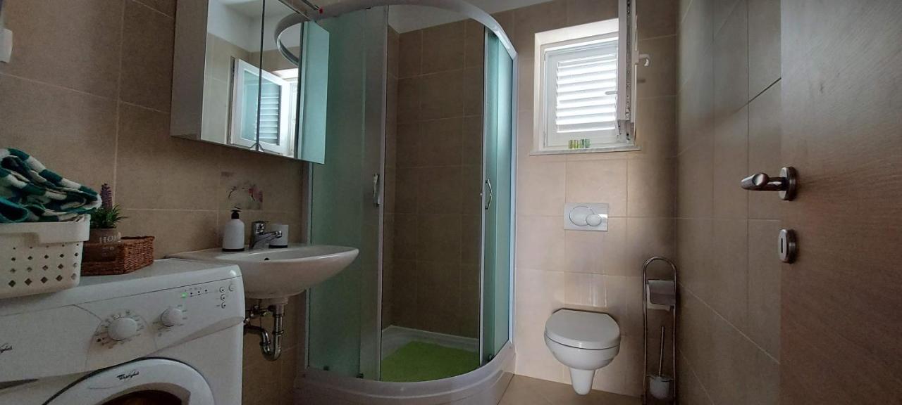 Apartmani Tomislav Krk Town Buitenkant foto